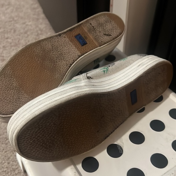 Meds pineapple sneakers 7.5 - Picture 6 of 6